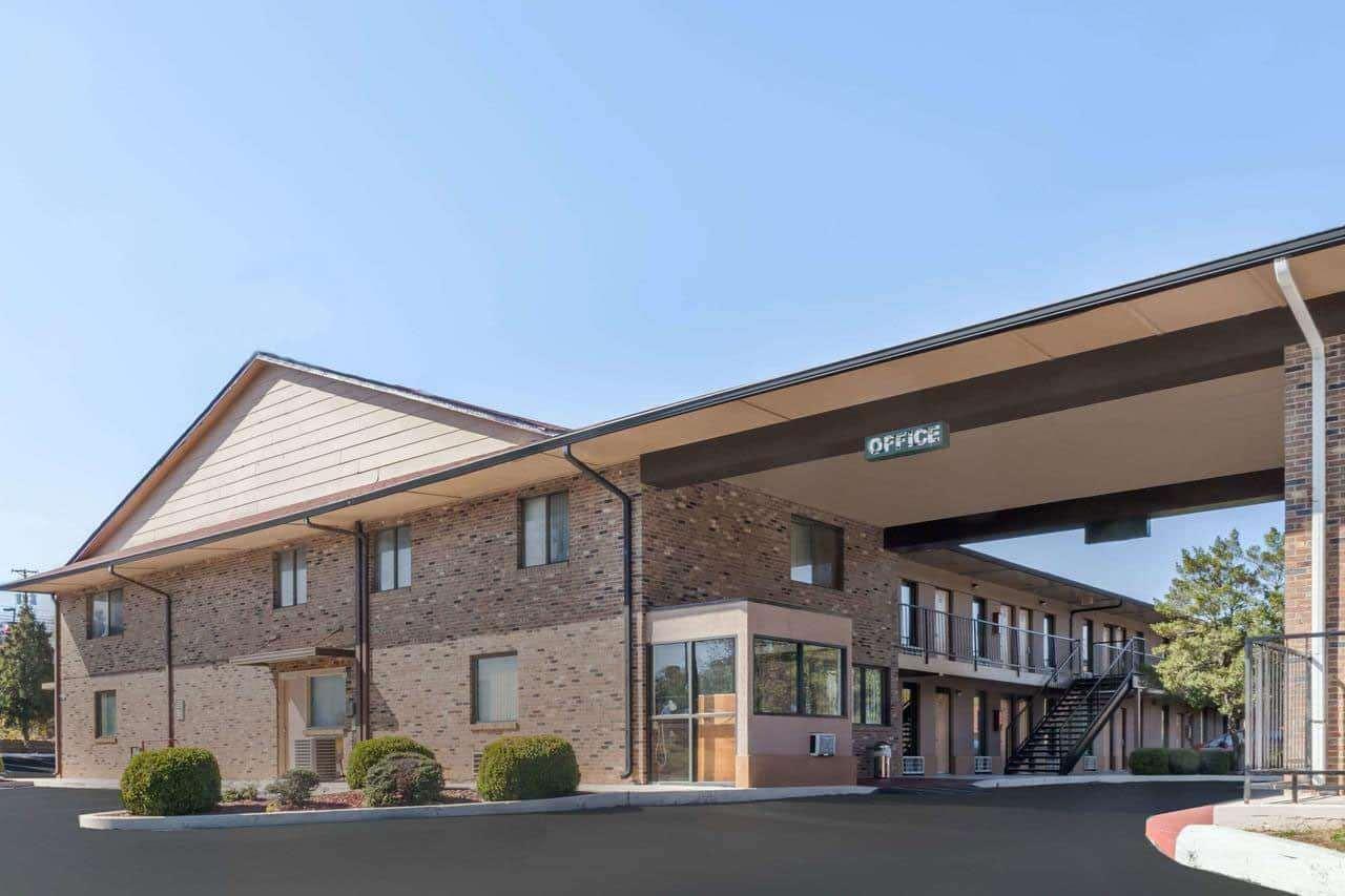 Travelodge By Wyndham Κλάρκσβιλ Εξωτερικό φωτογραφία