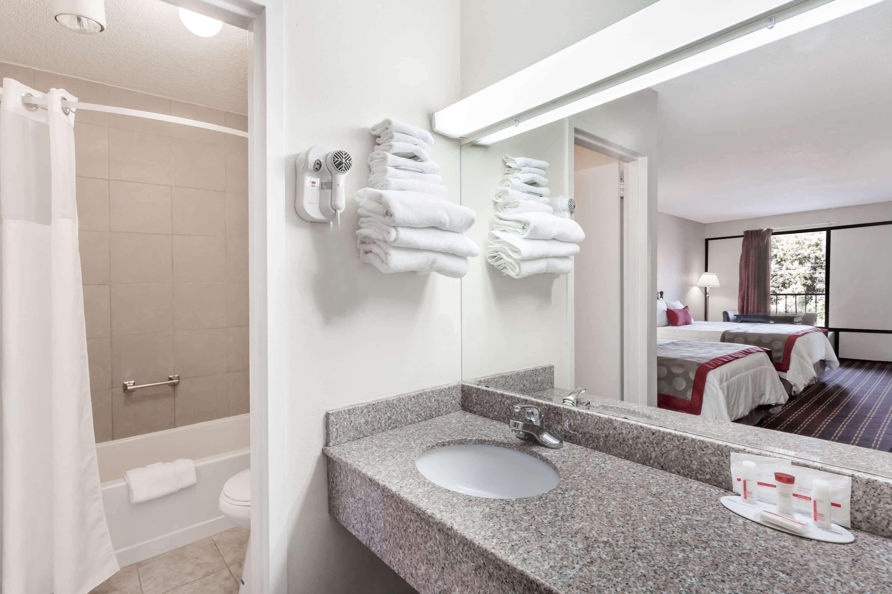 Travelodge By Wyndham Κλάρκσβιλ Εξωτερικό φωτογραφία