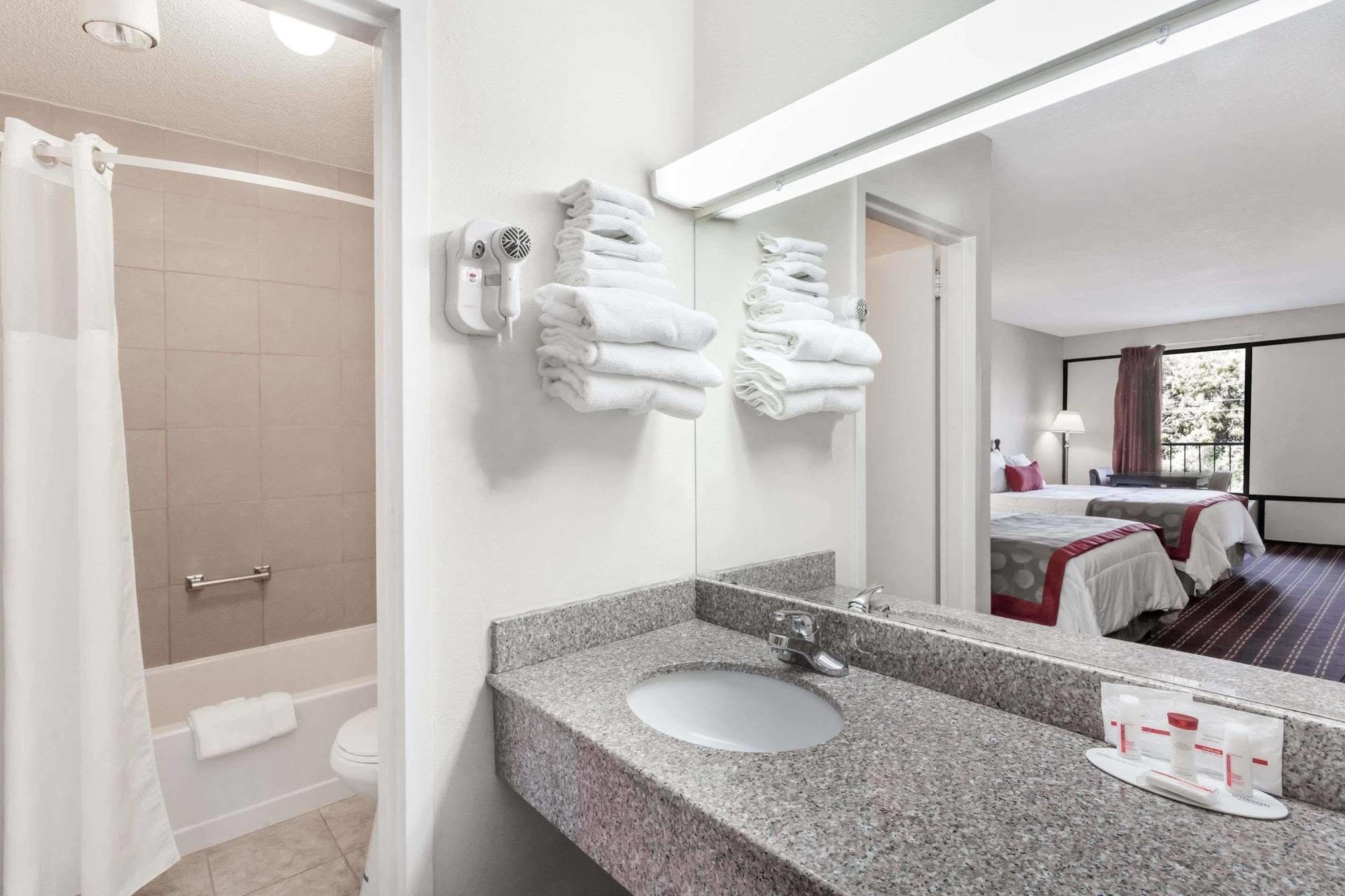 Travelodge By Wyndham Κλάρκσβιλ Εξωτερικό φωτογραφία