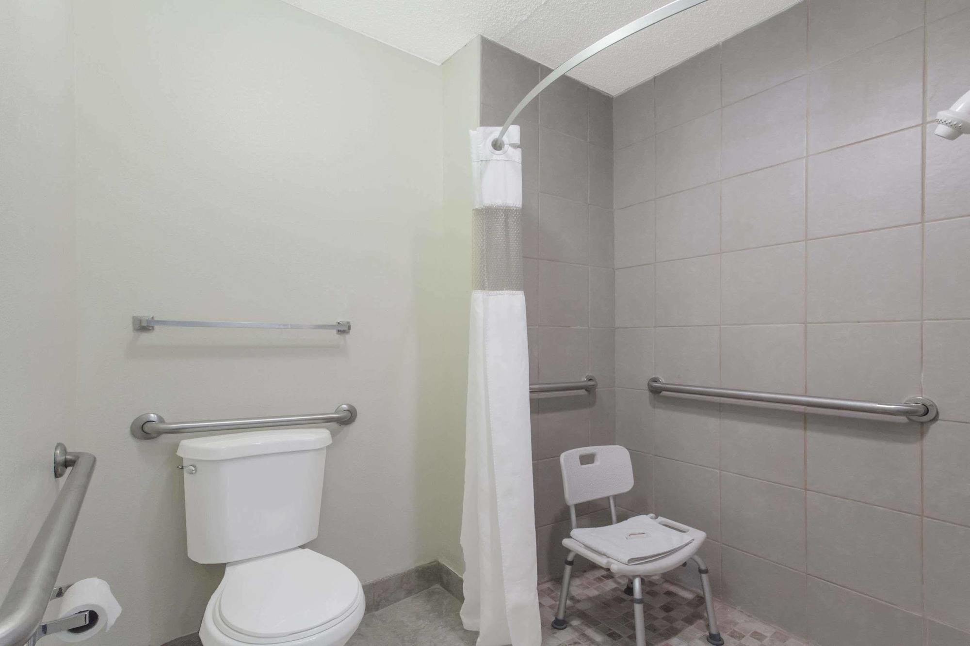 Travelodge By Wyndham Κλάρκσβιλ Εξωτερικό φωτογραφία